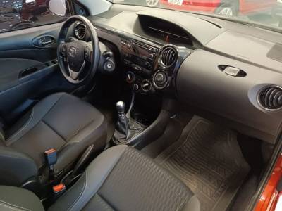 TOYOTA ETIOS XS 1.5 - Foto 4