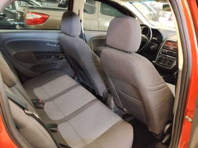 FIAT PUNTO ESSENCE 1.6 - Foto 6