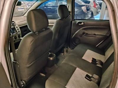 FORD FIESTA SEDAN 1.6 - Foto 6