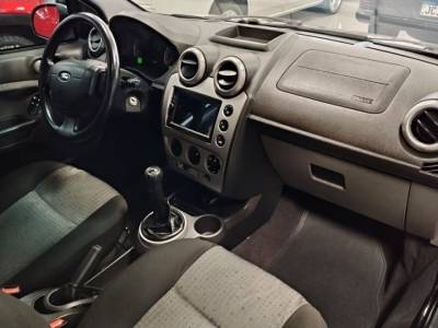 FORD FIESTA SEDAN 1.6 - Foto 4