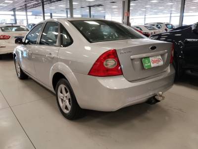 FORD FOCUS SEDAN 2.0 - Foto 8