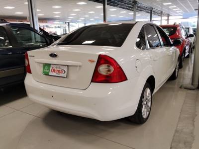 FORD FOCUS SEDAN 2.0 - Foto 6