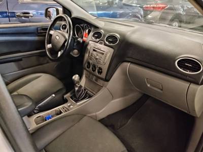 FORD FOCUS SEDAN 2.0 - Foto 4