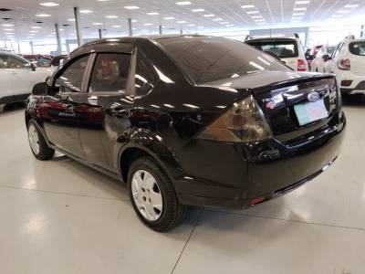 FORD FIESTA SEDAN 1.0 - Foto 8