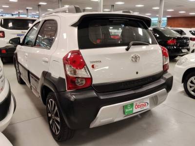 TOYOTA ETIOS CROSS 1.5 AT - Foto 8